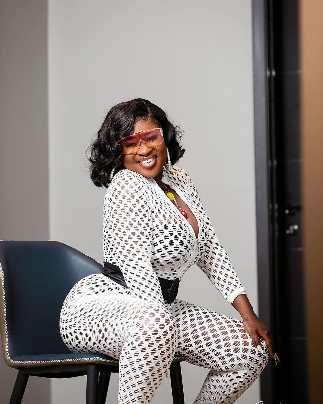 Sista Afia - Asuoden Acoustic Version Mp3 Download