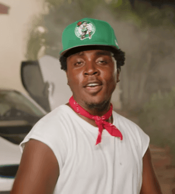 Kweku Smoke - Chairman ft Bosom P-Yung & Yaw Tog (Official Video)_ghnation.net