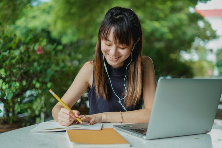 Scholarship Essay Contests: 10 Guaranteed Ways to Win the Essay Challenge