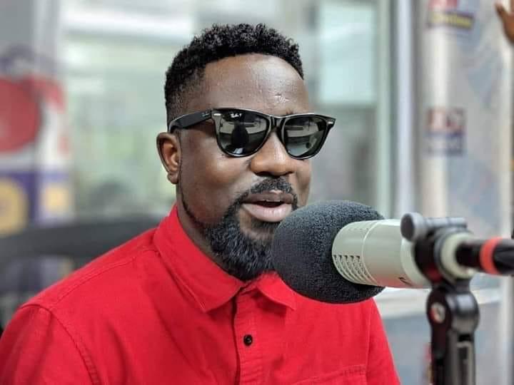 Sarkodie Is To Blame For Ghanaians' Struggles; He Duped Us Into Voting For The NPP - Tweep Says